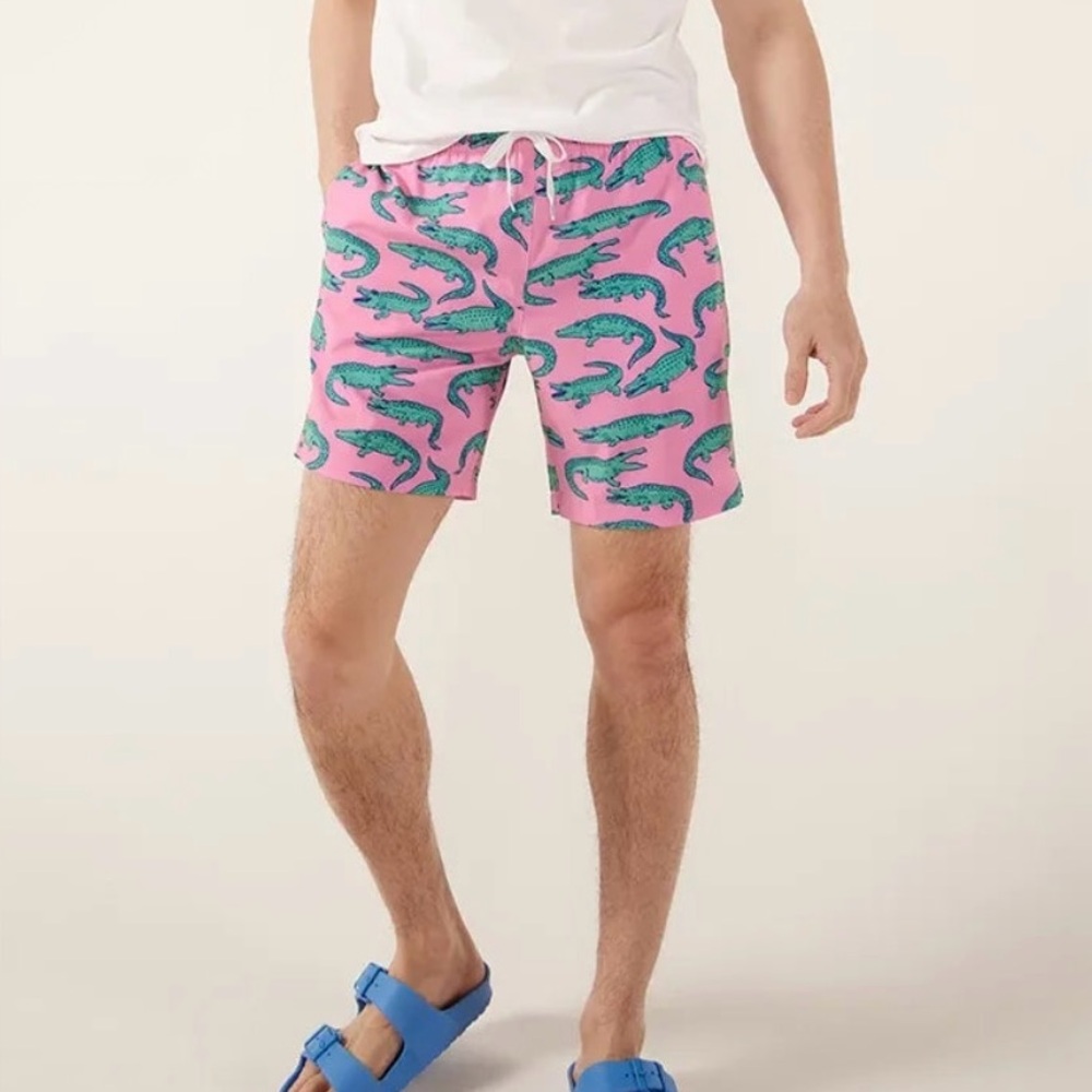 Chubbies Pink The Glades Alligator Pockets Mesh Lined  Classic Swim Trunks M